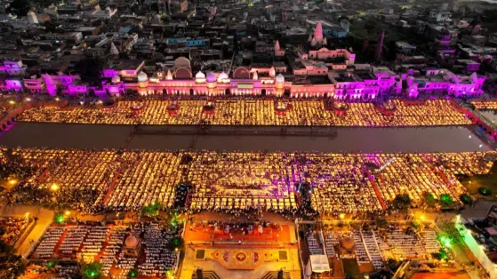 Ayodhya's Grand Diwali Celebration: Unique Lamps Illuminate Ramlala Temple for Deepotsav 2024