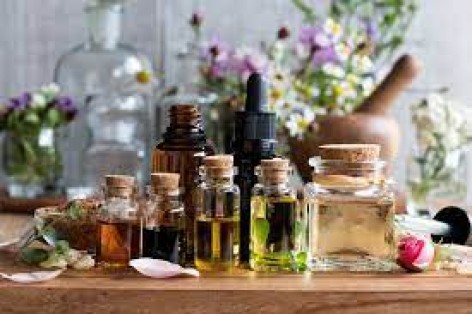 Essential Oils in Skincare: Natural Solutions for Healthy Skin