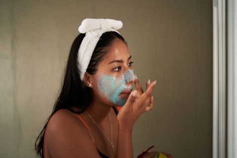 How to Handle Breakouts Caused by Stress: Skin Solutions for Busy Lives